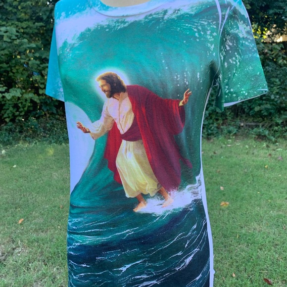 🏄‍♂️NWOT Surfing Jesus T-Shirt🏄‍♂️ - Picture 5 of 14